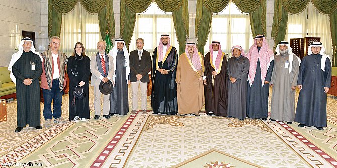 أمير الرياض يدشن مشروع التوقيع الإلكتروني للمعاملات ويشيد بدعم وزارة الداخلية لإمارات المناطق