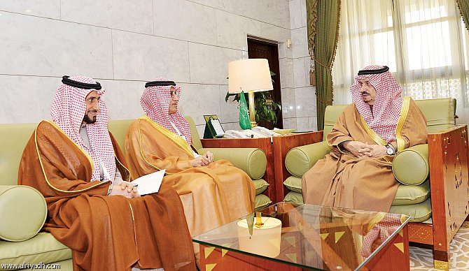 أمير الرياض يدشن مشروع التوقيع الإلكتروني للمعاملات ويشيد بدعم وزارة الداخلية لإمارات المناطق
