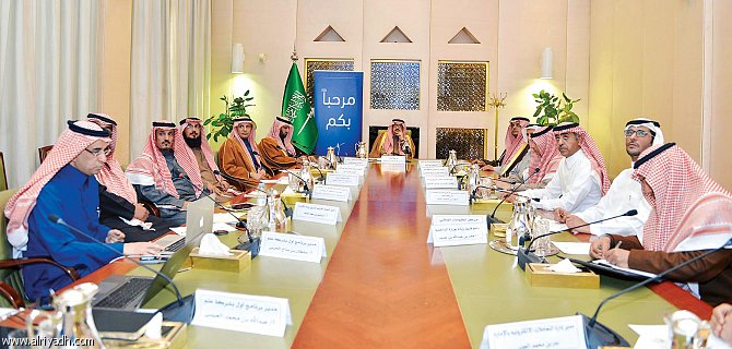 أمير الرياض يدشن مشروع التوقيع الإلكتروني للمعاملات ويشيد بدعم وزارة الداخلية لإمارات المناطق