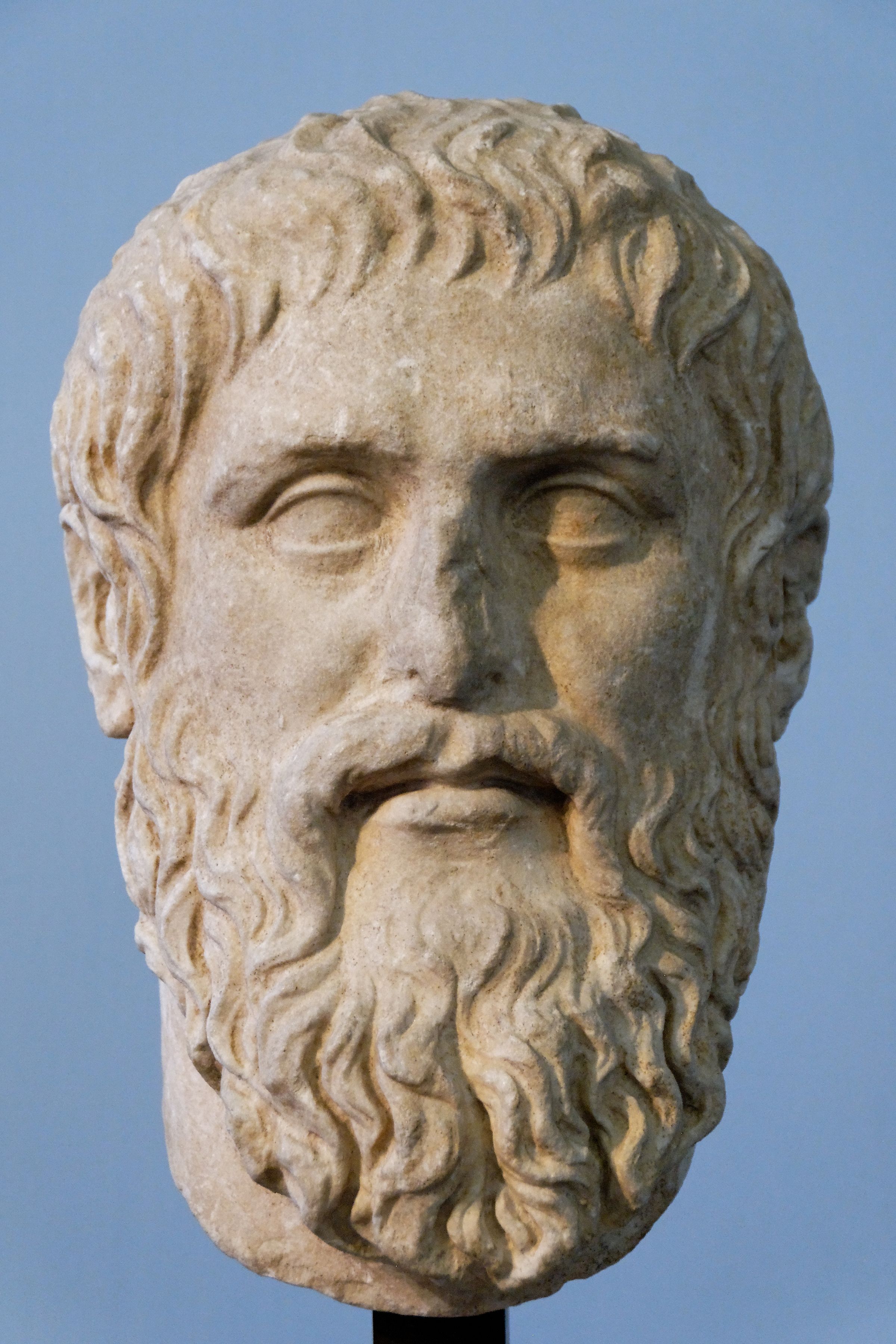 الفرق بين ارسطو وافلاطون