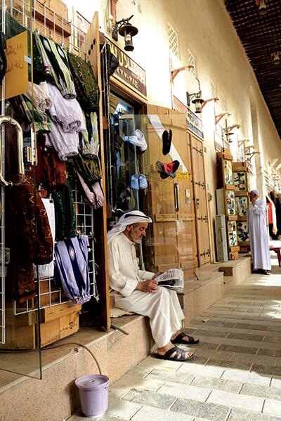 سوق القيصرية أكبر سوق شعبي في الخليج
