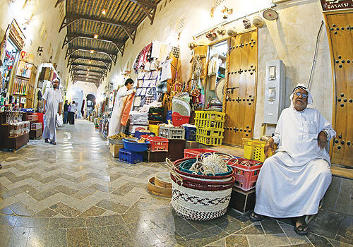 سوق القيصرية أكبر سوق شعبي في الخليج