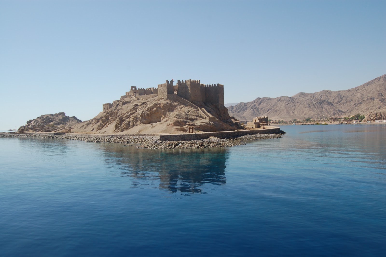 جزيرة فرعون (جزيرة المرجان أو Island Faraun)