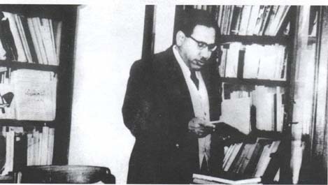 الروائي علي أحمد باكثير