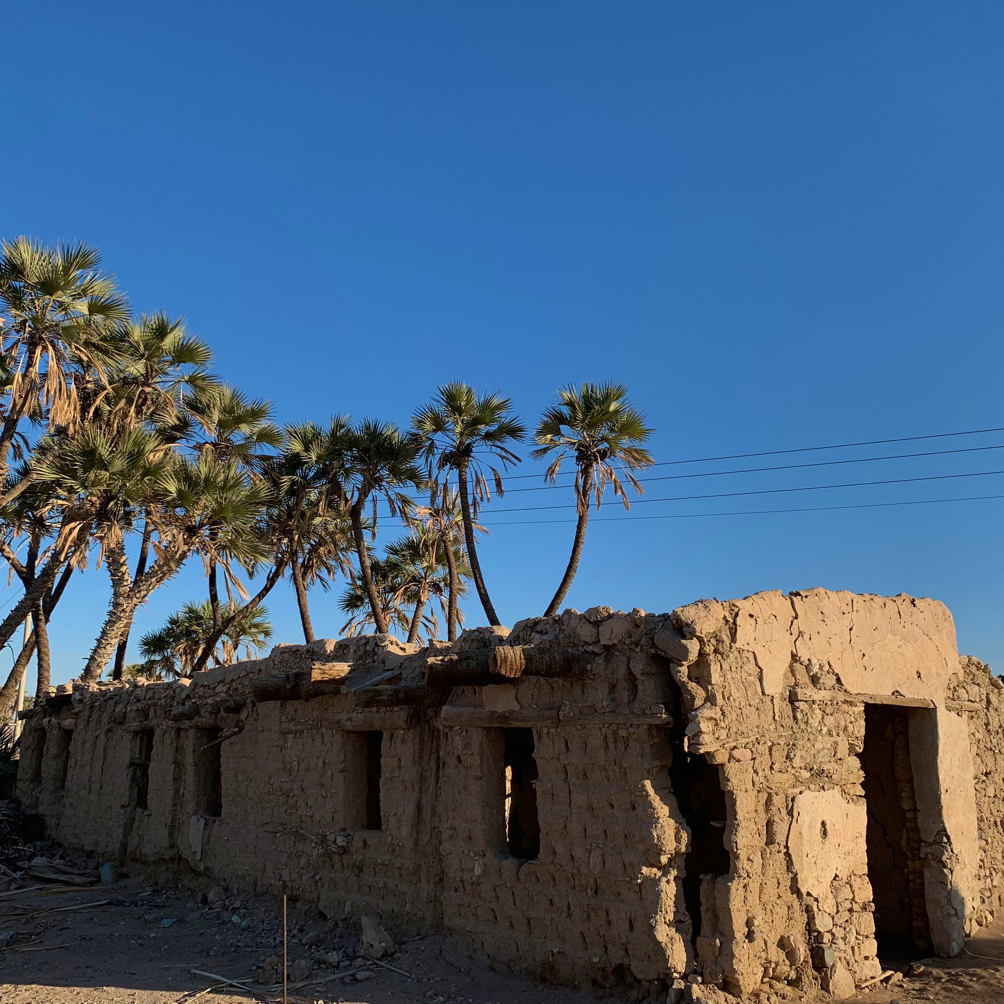 المباني التراثية على شاطئ الخريبة في ساحل خليج نيوم