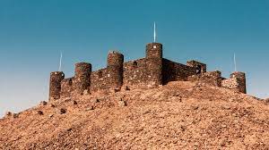 قلعة شمسان التاريخية 