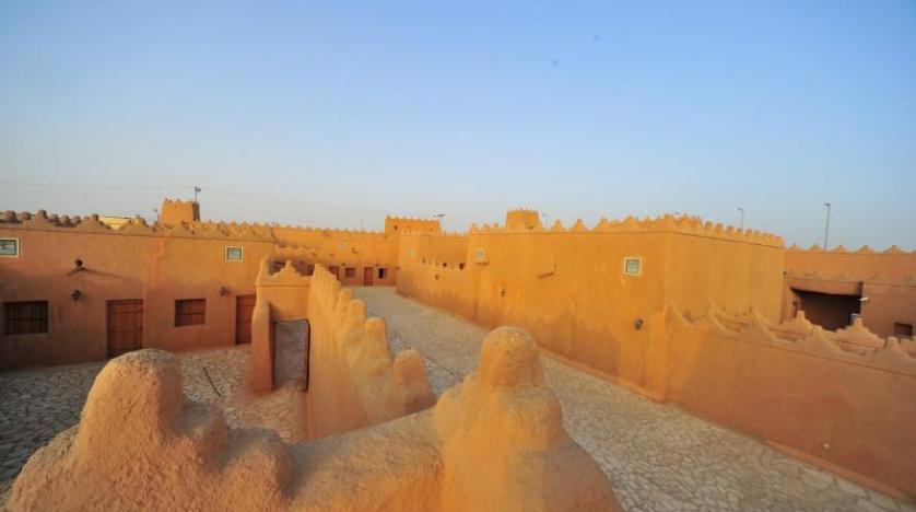 قصر الملك عبد العزيز التاريخي بوادي الدواسر معلم تاريخي في قلب المحافظة