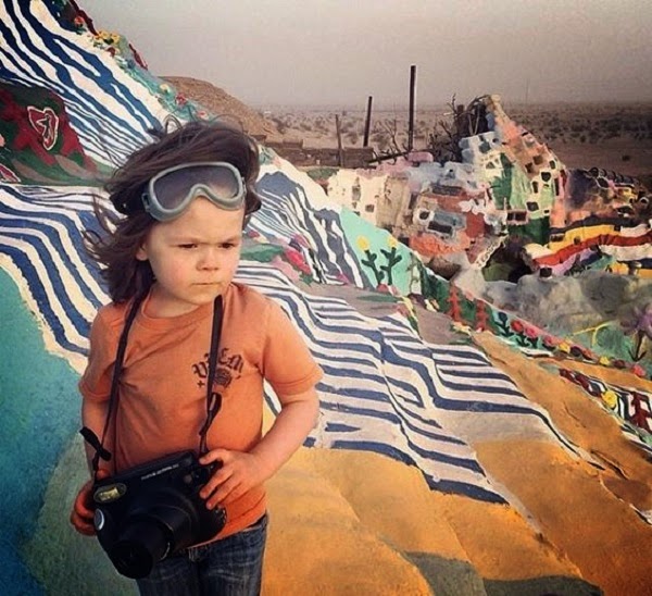 ” الطفل هاوكي هوي ” … اصغر مصور محترف في العالم