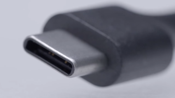 "سامسونغ" تعتزم إطلاق هاتف غالاكسي نوت 5 بمنفذ USB-C