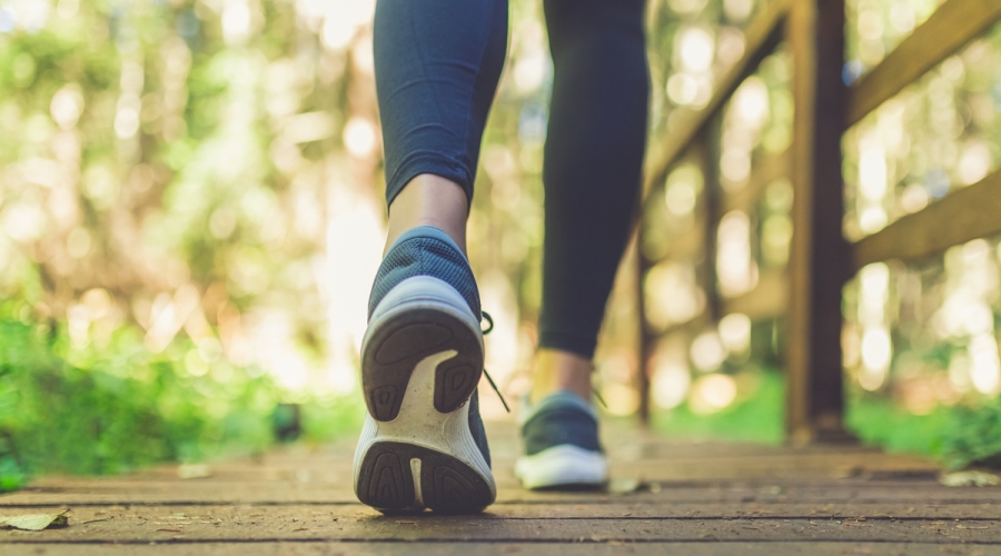 كيف تجني فوائد أكثر خلال ممارسة رياضة المشي؟