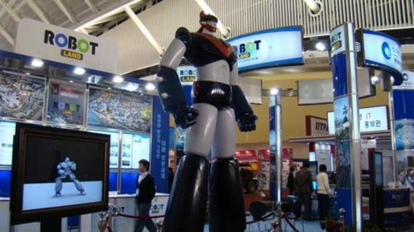 الروبوت أومانويد يفوز بـ3.5 مليون دولار بمسابقة أمريكية
