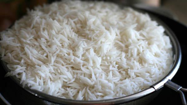 طريقة مبتكرة لطهي الأرز تقلل سعراته الحرارية للنصف