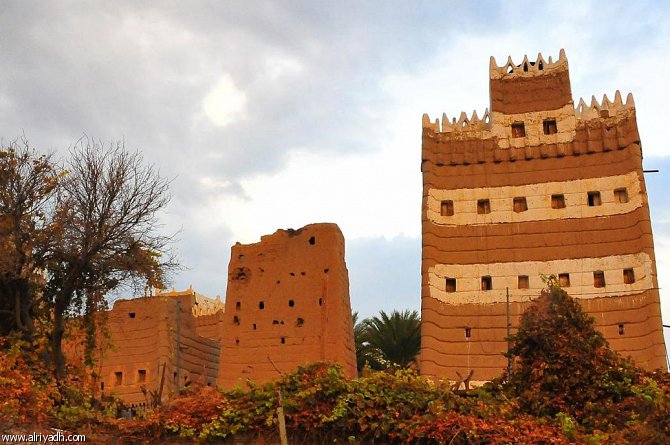 «بيوت نجران الطينية» تُبرز تاريخ المنطقة وتراثها الحضاري