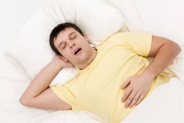 انقطاع النفس أثناء النوم مرتبط بنسبة الدهون في.. اللسان