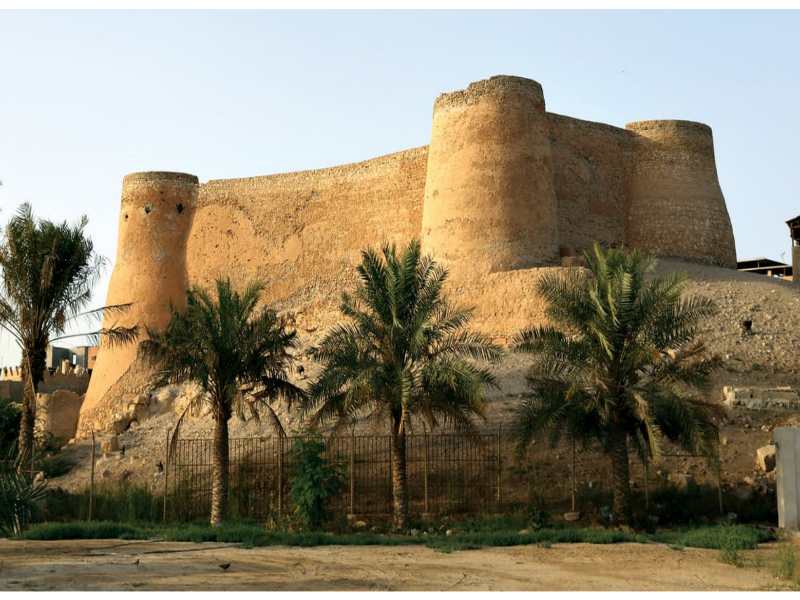 قلعة تاروت تحفة أثرية في السعودية