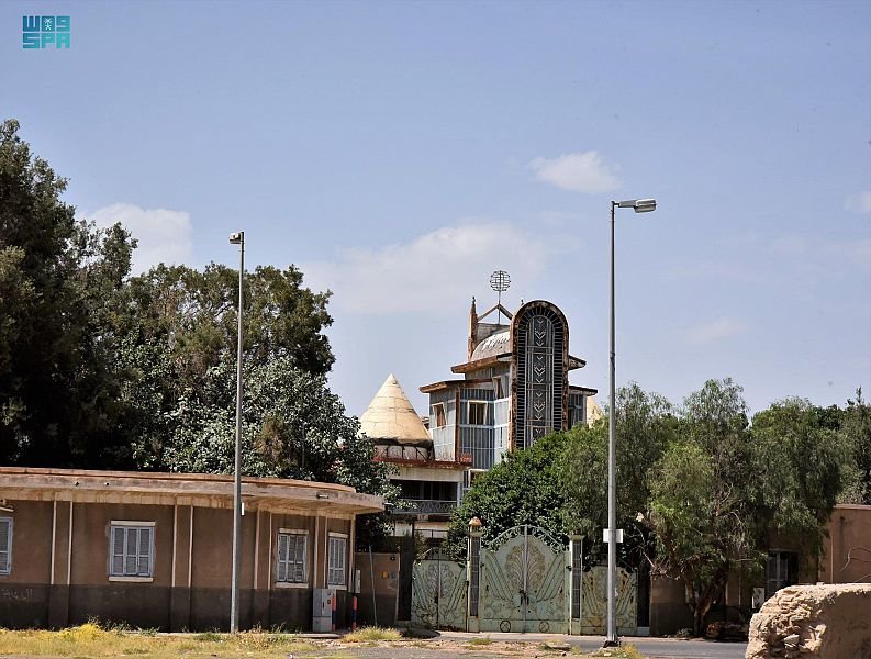 «القصر الحديدي» تُحفة معمارية بالطائف