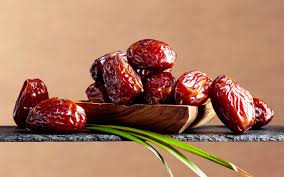 أيهما الأفضل لصحتك؟ التمر الطازج أم المجفف