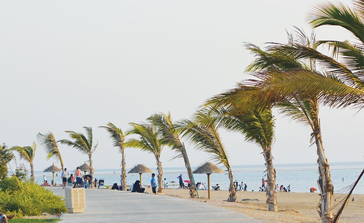 شاطئ السيف صورة ساحرة للبحر الأحمر  في جدة