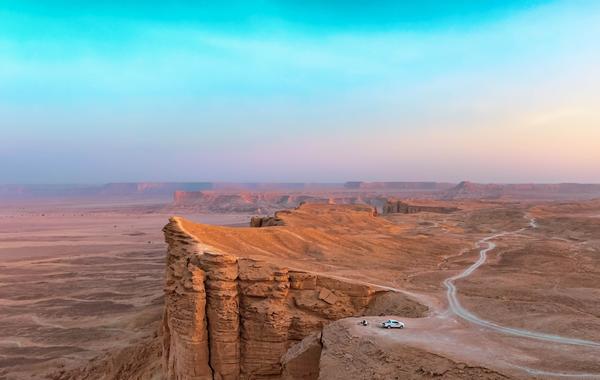 هيئة المساحة الجيولوجية السعودية  تحدد أعمار طبقات الصخور في المملكة