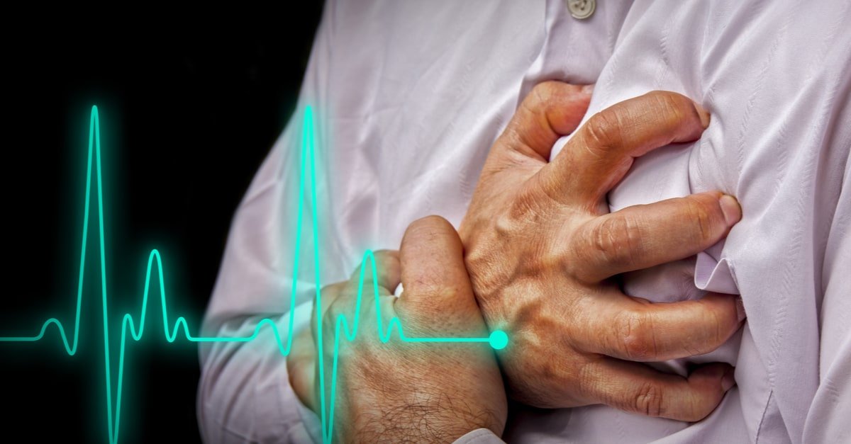  علامات الازمة القلبية المفاجئة وعلاجها بالبيت