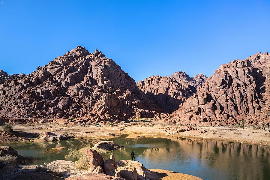 جبال «أجا وسلمى»  من المواقع السياحية الحيوية في حائل