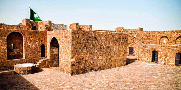 قلعة الأزنم بتبوك
