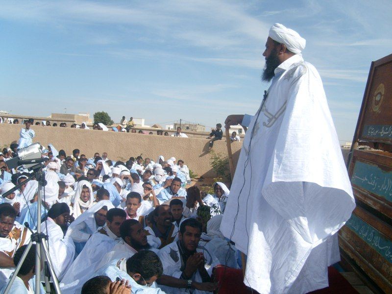 عالم من علماء الدين الاسلامي ” محمد الحسن ولد الددو “