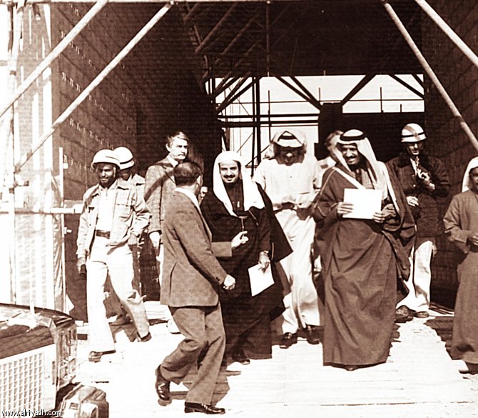 صور تحكي علاقة 40 سنة بين خادم الحرمين وجامعة الملك سعود