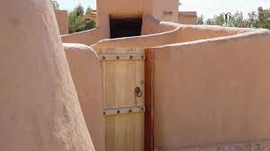 العمارة الطينية تحفظ التراث العمراني في الحدود الشمالية