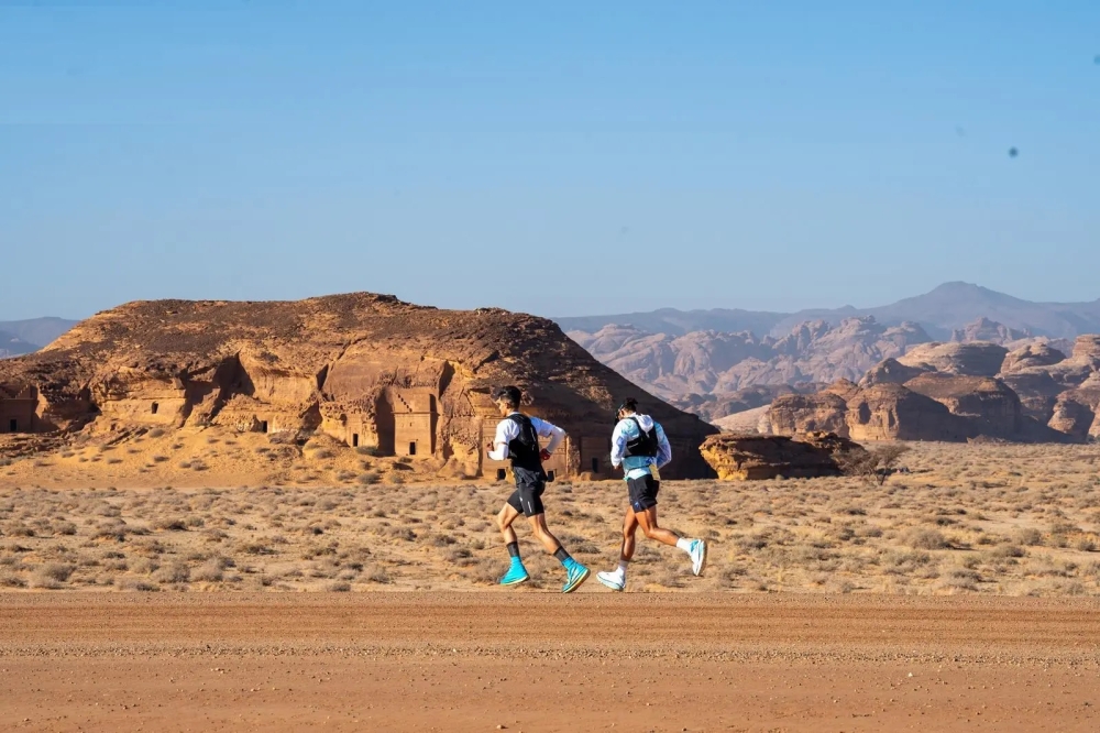مسارات المشي في العُلا.. تجمع بين الطبيعة والتراث وتستقطب عشاق المغامرة