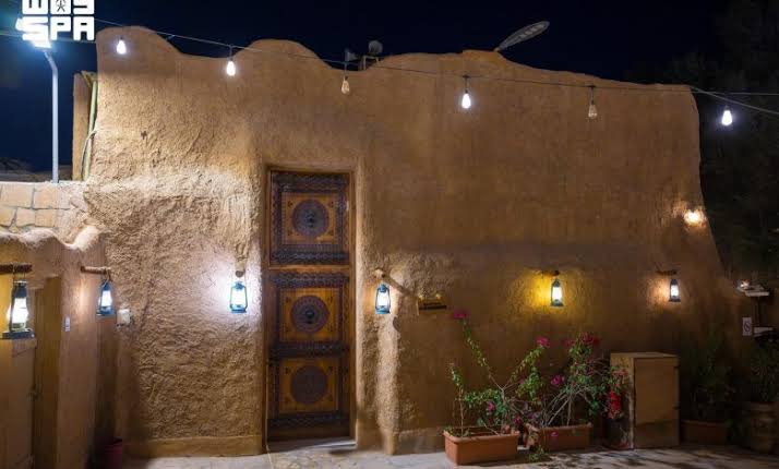 "بيت عيسى".. حين تستعيد عرقة ذاكرتها بين الطين والنخيل