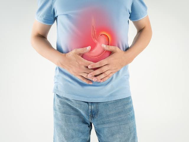 حرقة المعدة الليلية.. أسبابها وطرق علاجها