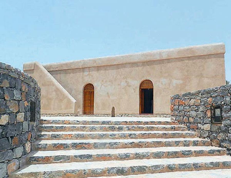 ولاية الحمراء في سلطنة عمان تحتضن عدداً من المعالم الأثرية