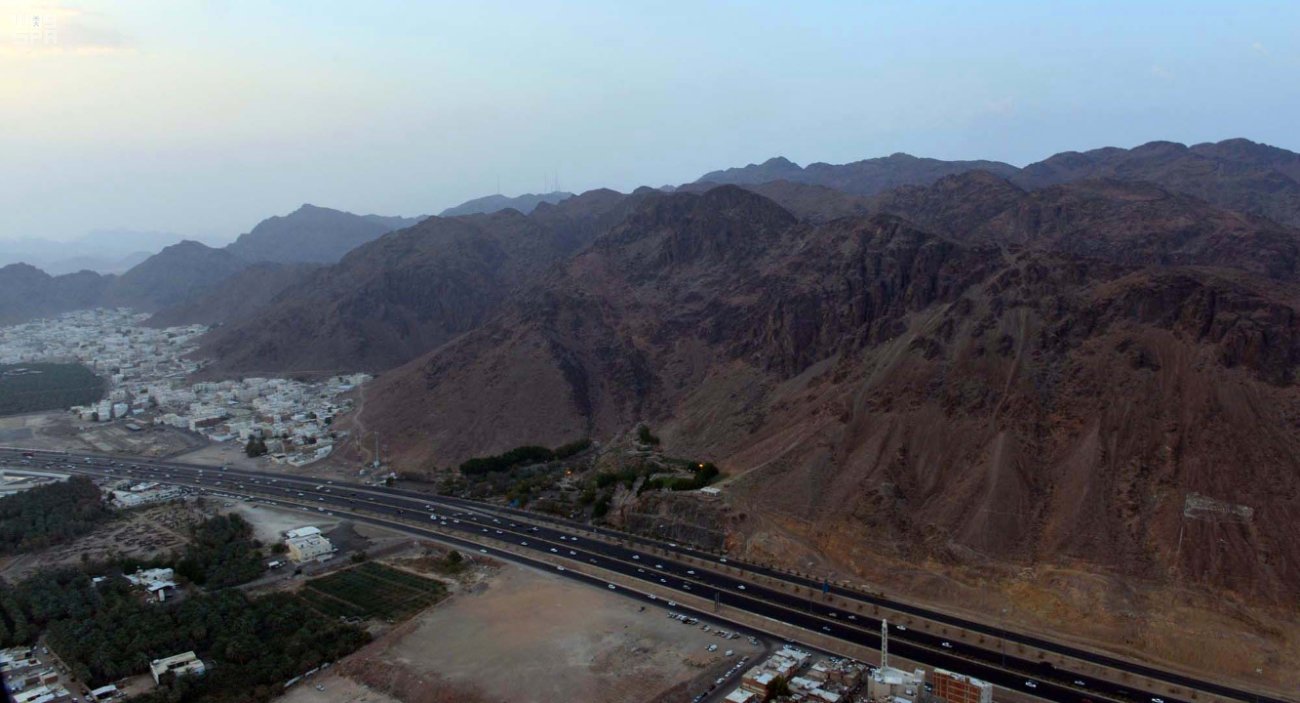 جبل أحد .. شواهد نبوية ومقبرة لـ 70 صحابيًا