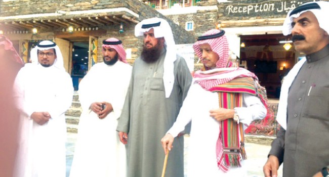 زيارة الموسوعة العالمية كيوبيديا لقرية رجال ألمع ب(محافظة رجال ألمع)