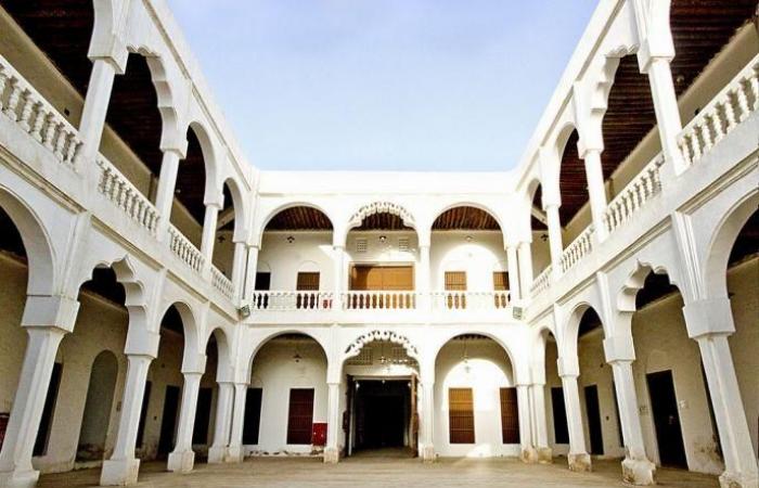 "المدرسة الأميرية" بالأحساء.. أيقونة التعليم الأولى شرق السعودية