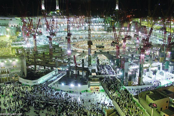 اعتماد أئمة صلاة التراويح والتهجد في العشر الأواخر وصلاة العيد بالمسجد الحرام