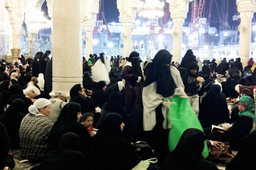 370 مرشدة رسمية وموسمية لخدمة قاصدات المسجد الحرام