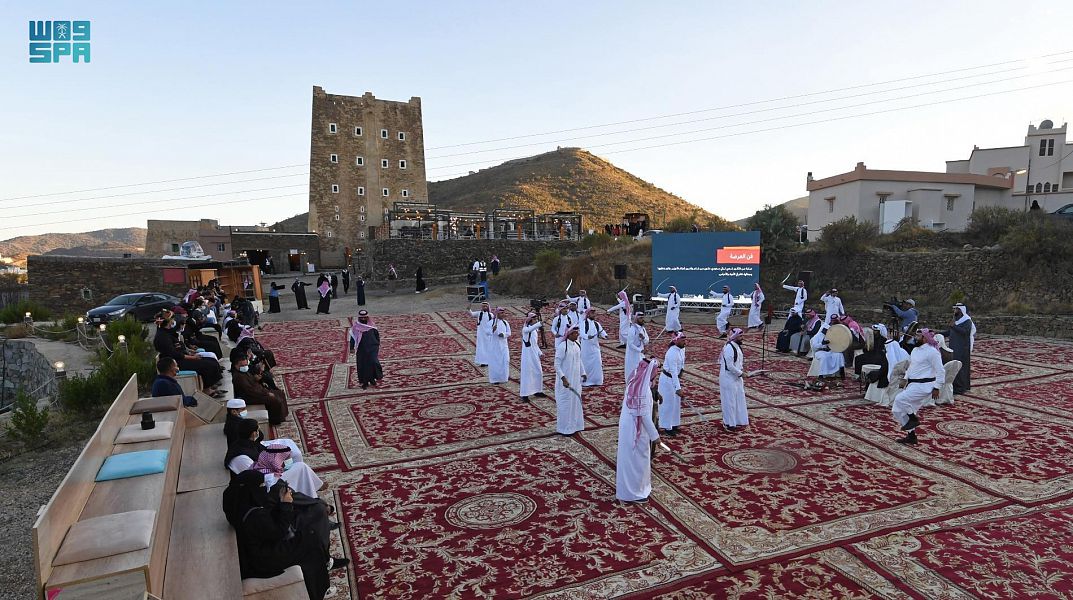 أهم مهرجان في عسير يبرز الموروث الجبلي حرفيًا وتشكيليًا وثقافيًا