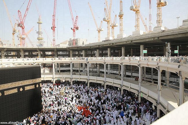 الصحة تعلن أهم الاشتراطات الصحية القادمين للعمرة والحج هذا العام