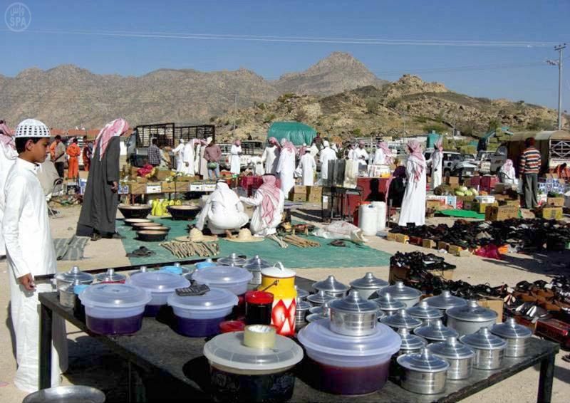 "سوق الخميس" بصيادة بني مالك ملتقى شعبي وإرث حضاري