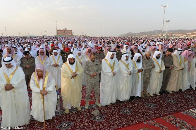 جموع المصلين في مختلف أنحاء المملكة يؤدون صلاة عيد الفطر