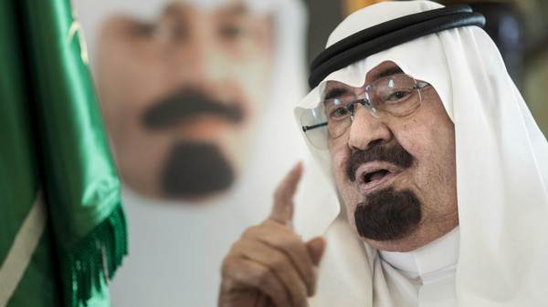 خادم الحرمين يبحث مع أمير قطر التطورات العربية