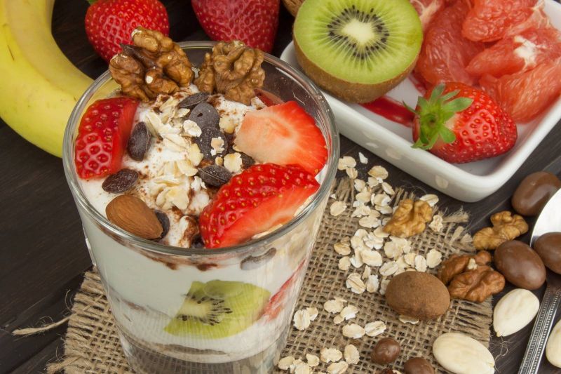 تعرف على أطعمة صحية لا تتناولها ليلاً