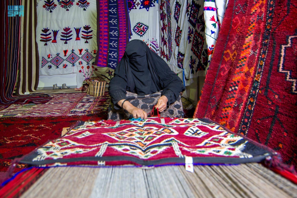 إبداعات الأسر المنتجة بمنطقة الجوف تجسد التراث وتثري المهرجانات