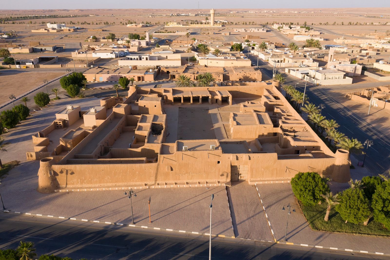 بلدة لينة الأثرية واهم معالمها التراثية