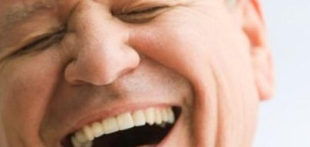 ما العلاقة بين الضحك وصحة القلب؟ وما الصلة بين ممارسة الرياضة وتخفيف الألم ؟